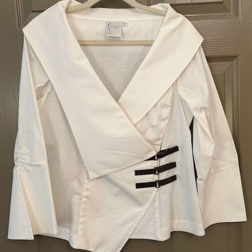 The Sonya Finley White Wrap Cotton Shirt Architectural Collar L
